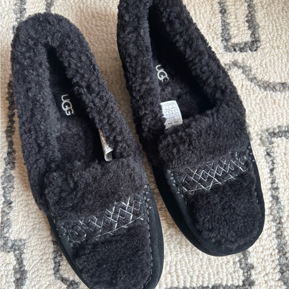 NWOB UGG Ansley Slippers Moccasins